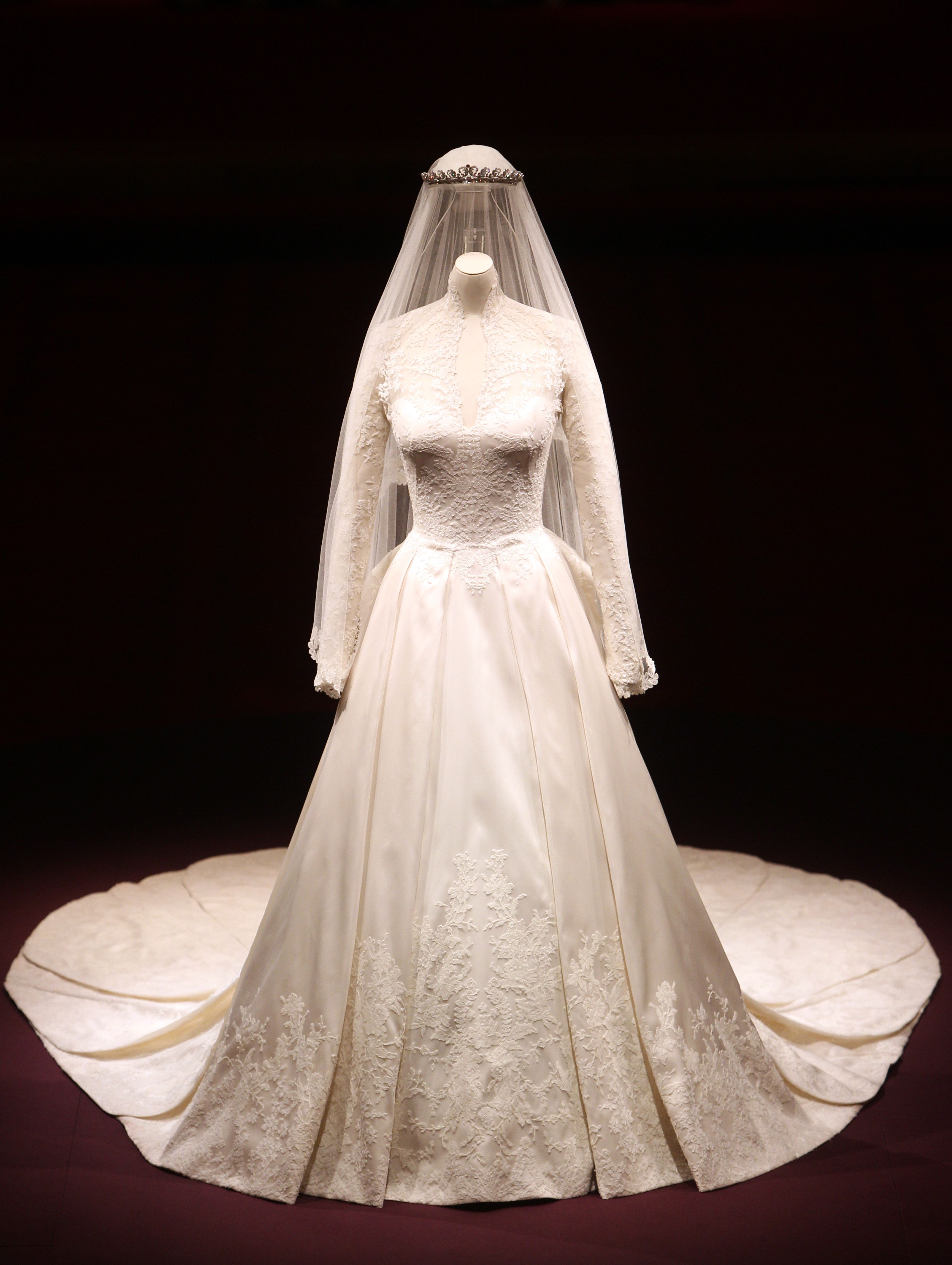 kate middleton bridal dress